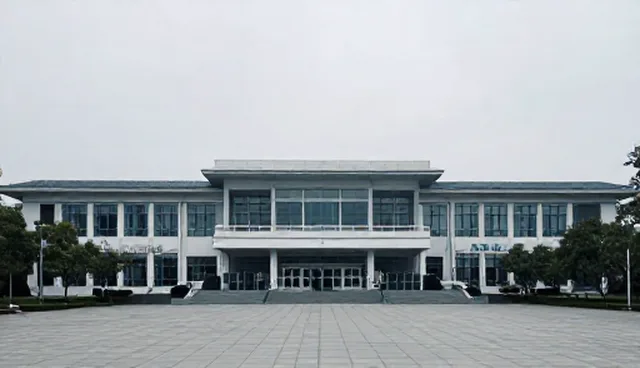 岑溪网站开发选型与使用建议