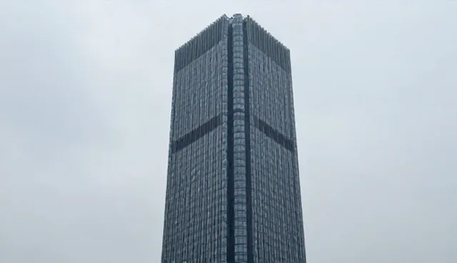 自助建网站与专业建站的对比分析:实际取舍与适用场景